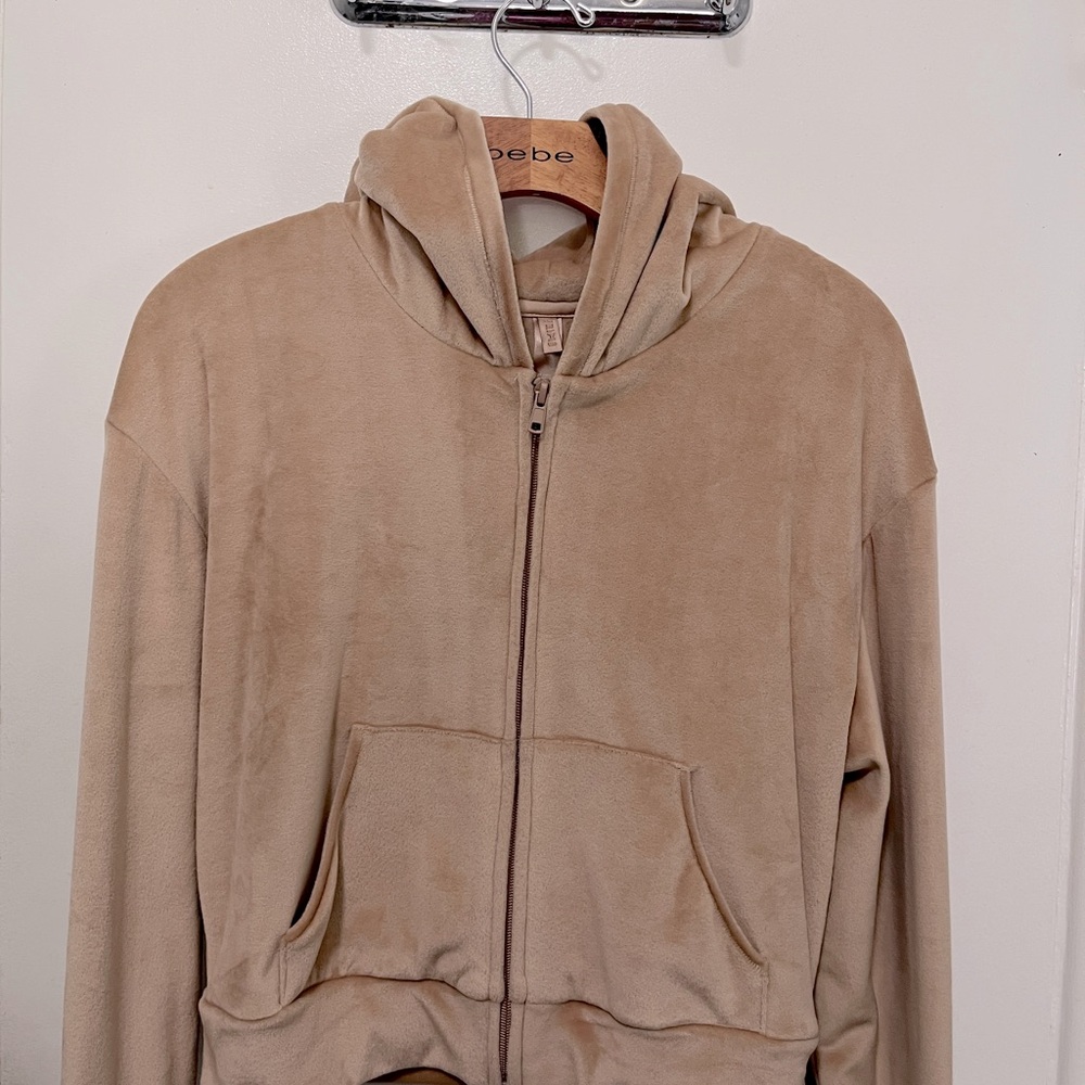 SKIMS Size M Cropped Hoodie - like new! Super soft velour